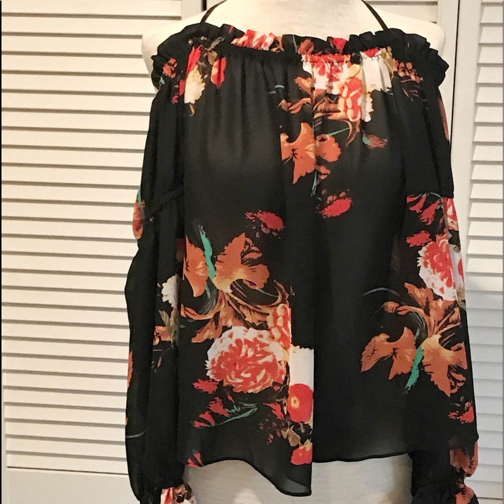 ❤️BEAUTIFUL TOP🧡 - Picture 2 of 7
